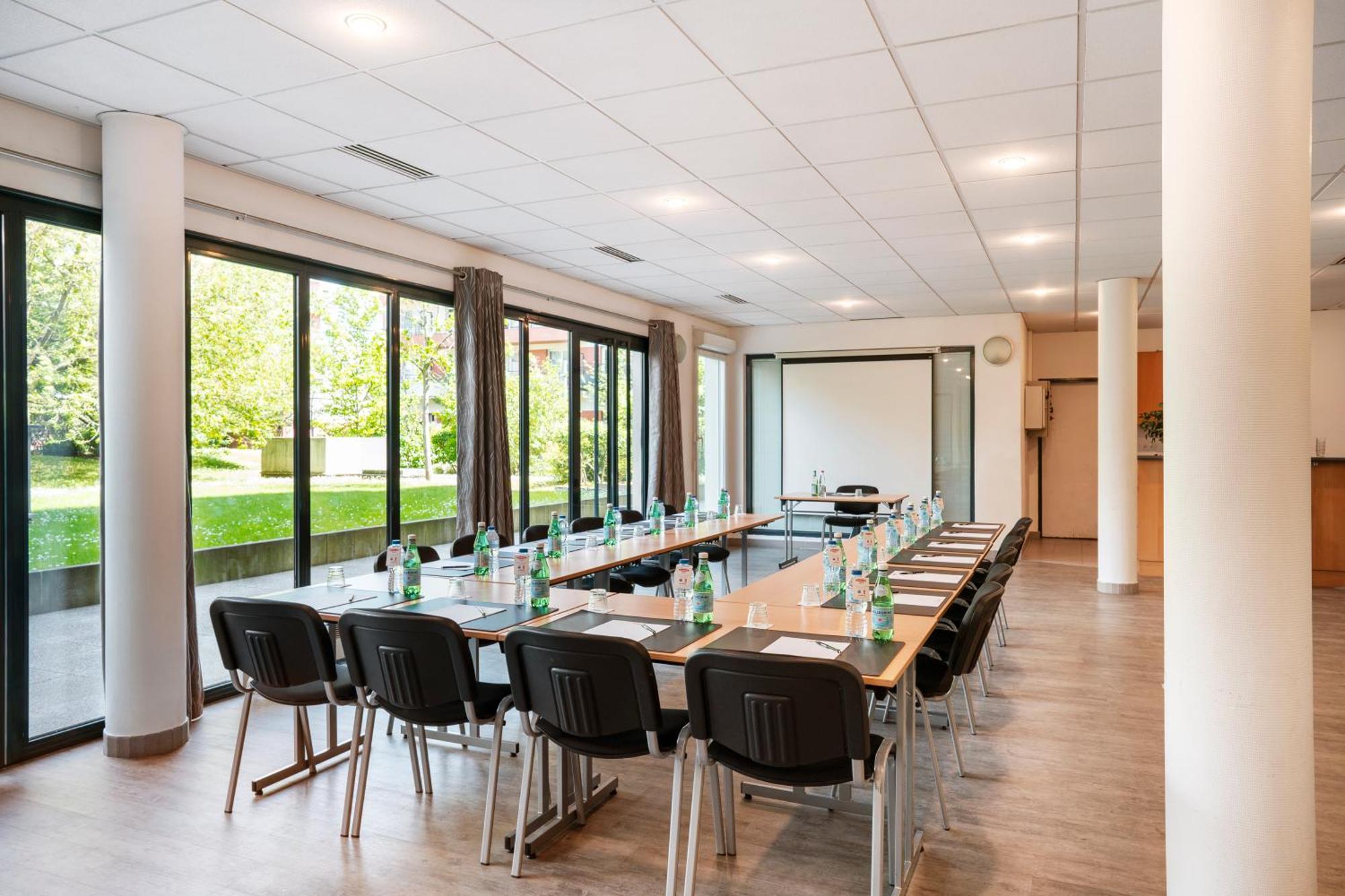 Residhome Paris-Evry Courcouronnes Buitenkant foto